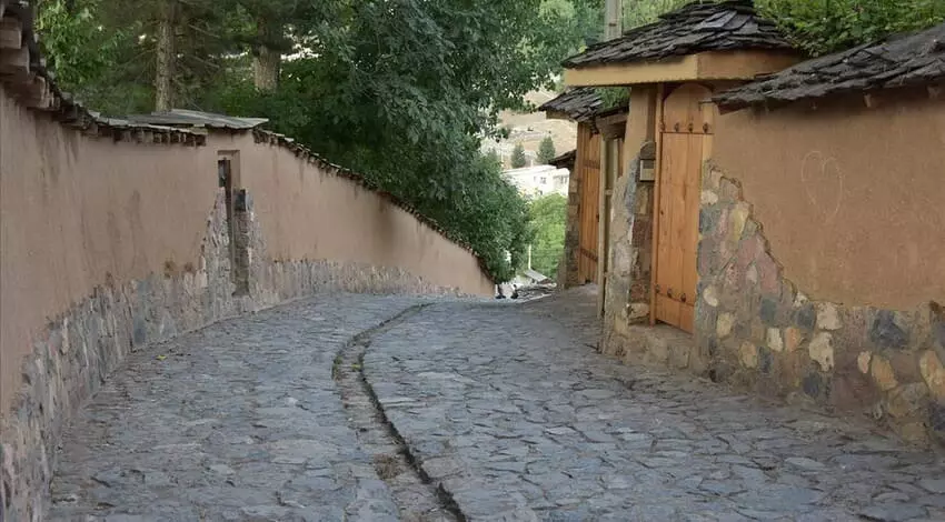 تورکندلوس تاج سفر